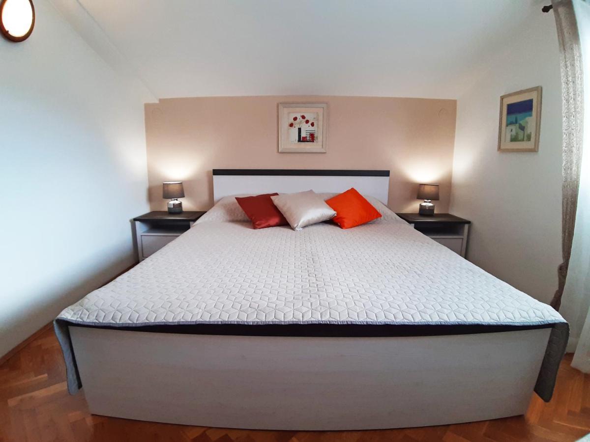 Apartments Zrinka 793 Poreč Exteriör bild