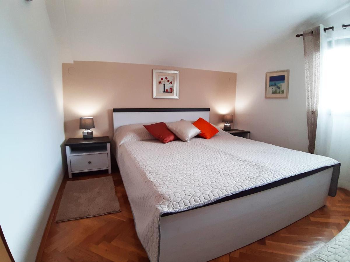 Apartments Zrinka 793 Poreč Exteriör bild
