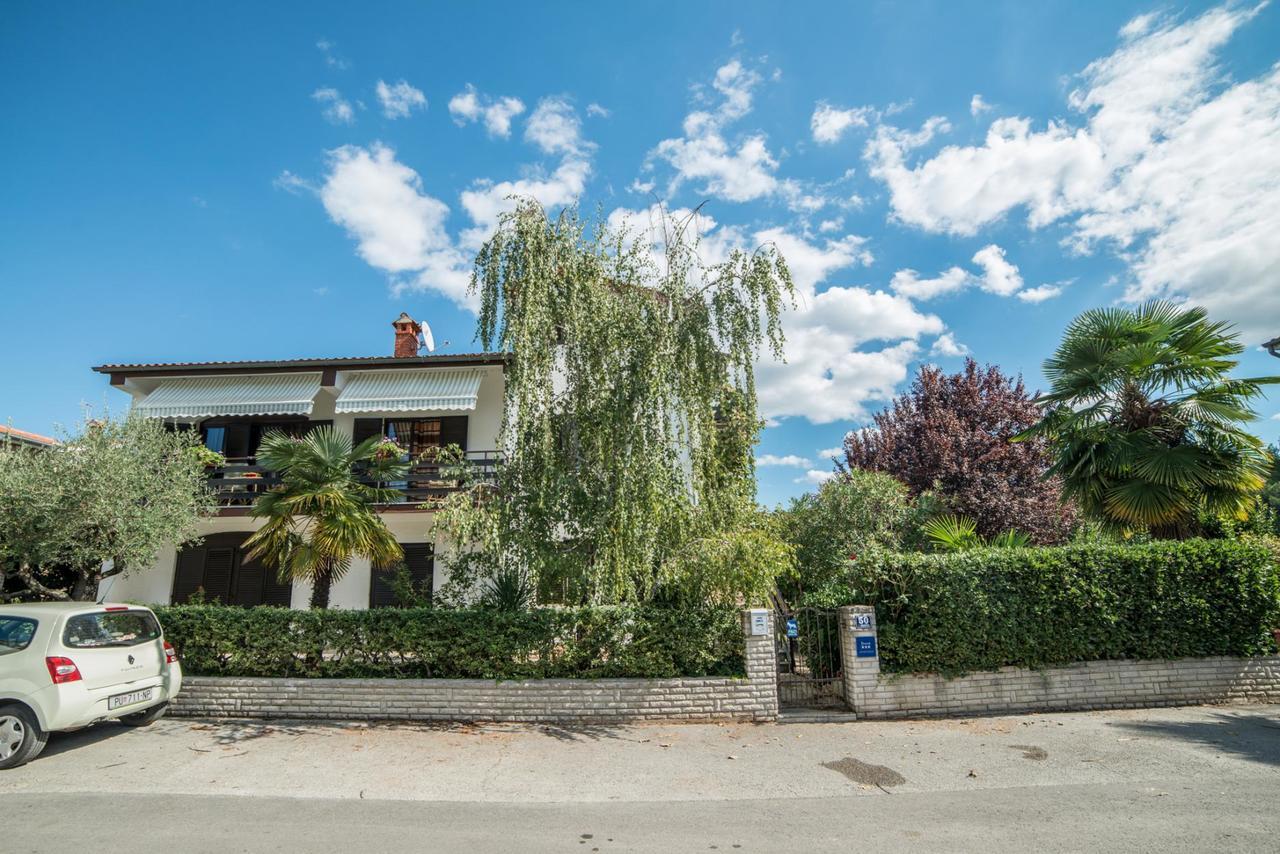 Apartments Zrinka 793 Poreč Exteriör bild